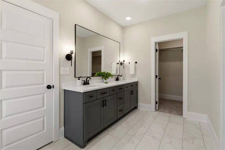 1935 Long Leaf Lane, Opelika, Alabama 36804