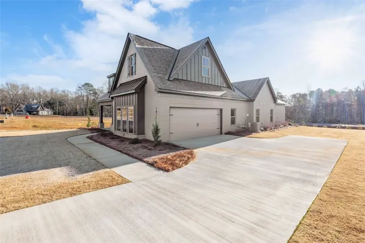 1878 Long Leaf Lane, Opelika, Alabama 36804