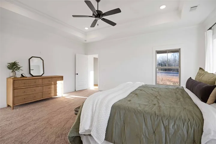 1878 Long Leaf Lane, Opelika, Alabama 36804