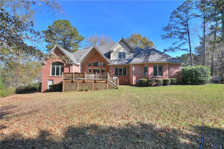 With a 0.60 acre lot there's so many outdoor possibilities!