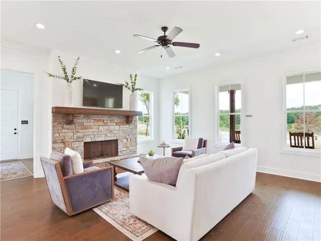 Example of a completed Riley plan. All plans, pricing and specifications are subject to change without notice.