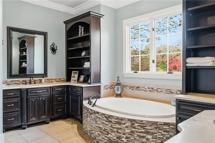 Primary bath