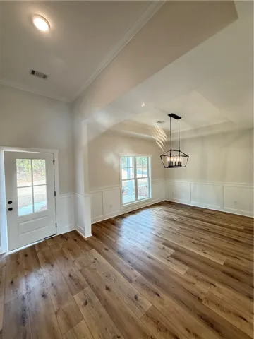 Foyer/dining room