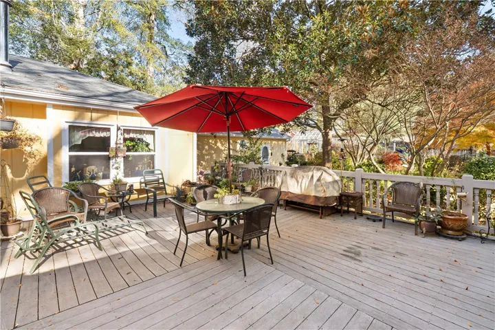 Deck that comes of the Primary