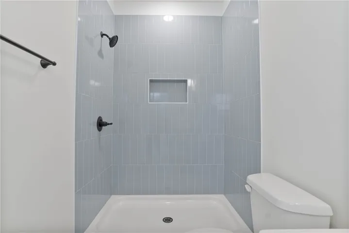 Primary Bathroom w/ Walk-In Shower