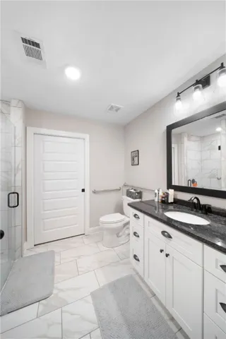 Primary En Suite Bath