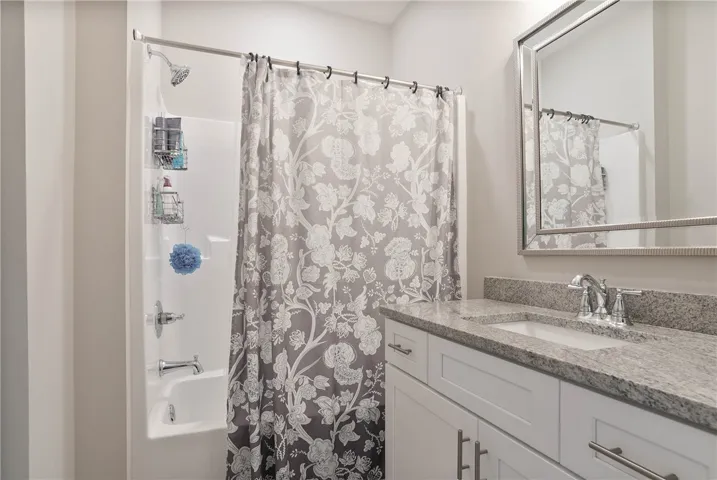 Guest/Bathroom