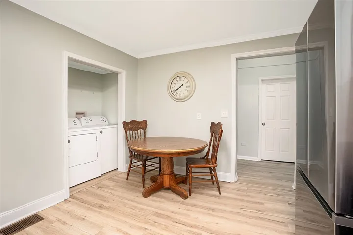 Room for a breakfast table