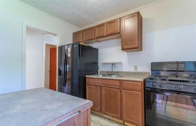 2812 Azalea Avenue, Tuskegee, Alabama 36088