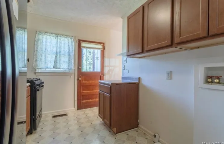 2812 Azalea Avenue, Tuskegee, Alabama 36088