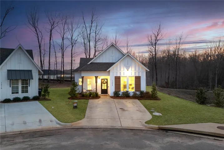 Grass in photos is virtually edited.