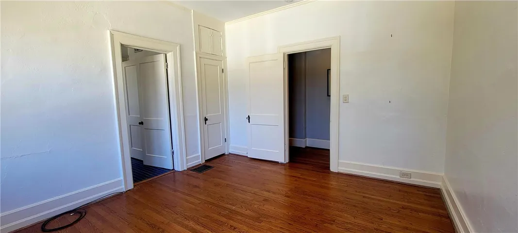 Bedroom 3 towards Jack 'n Jill Bath and Hallway