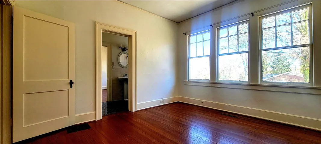 Bedroom 2 view towards Jack 'n Jill Bathroom