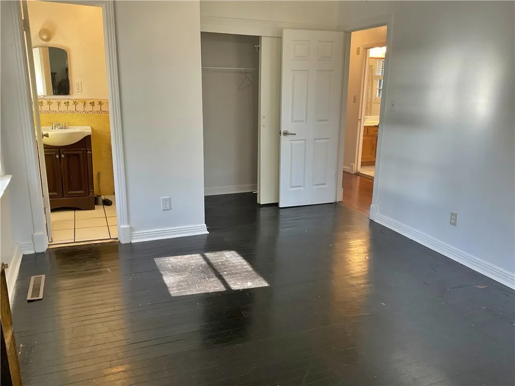 South Bedroom to 1/2 bath.