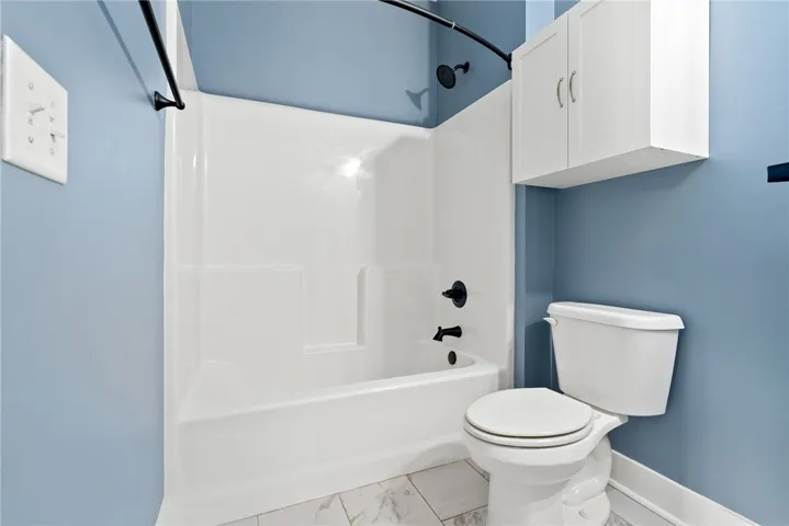 Guest Bathroom - Upstairs