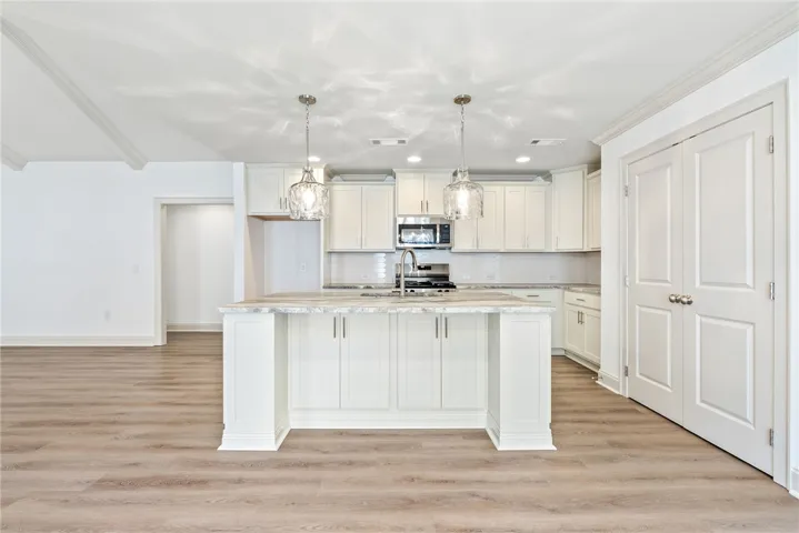1709 Hidden Lakes Drive, Opelika, Alabama 36801