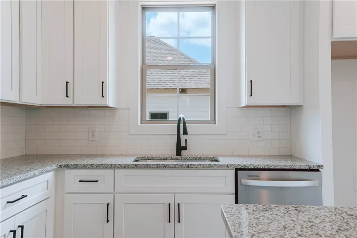 Whirlpool appliances & Delta Fixtures
- All plans, specifications & pricing are subject to change without notice.