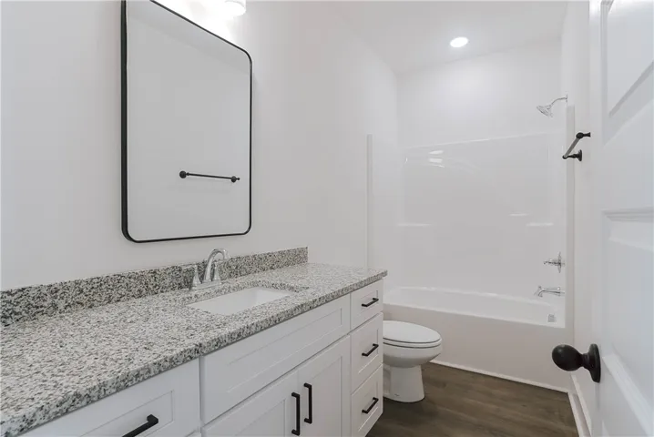 Guest Bath - Full Shower / Tub Combo
- All plans, specifications & pricing are subject to change without notice.