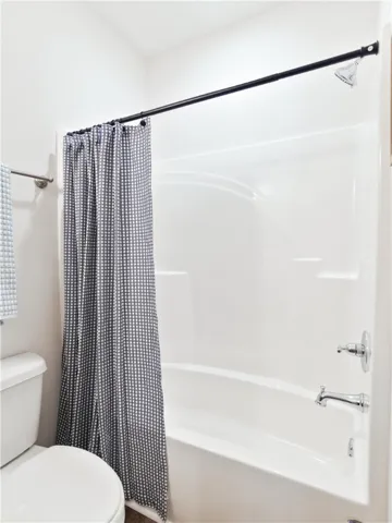 Example of a Duette - 3B - Spare Bathroom