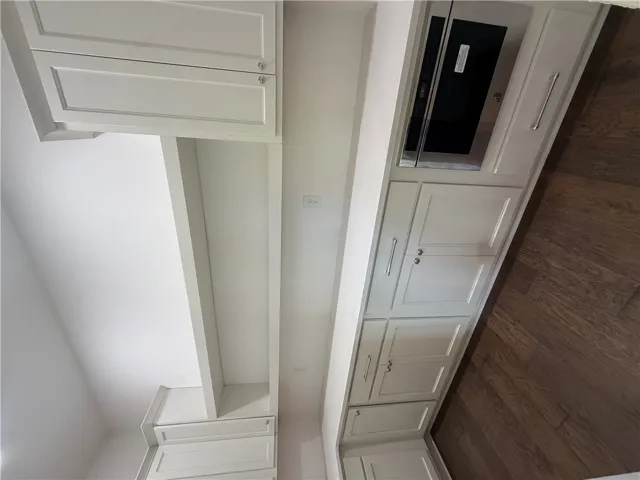 Huge walk-in scullery tucked away behind the kitchen!