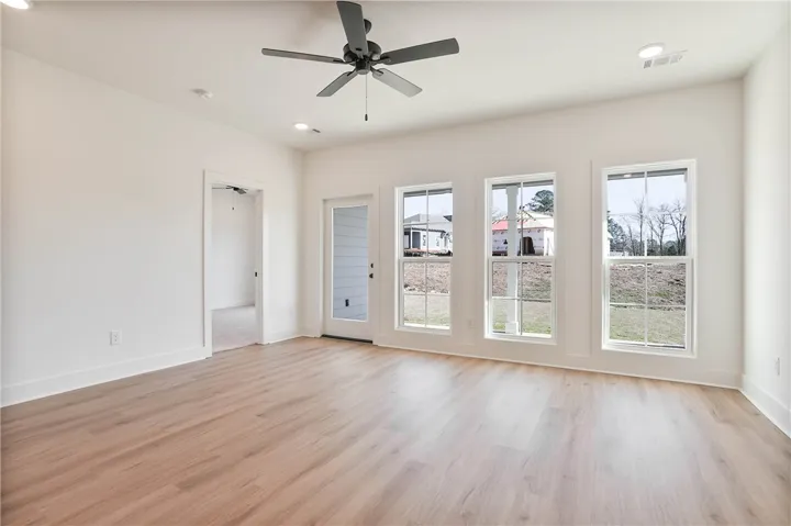Lots of Natural light in the open concept living area