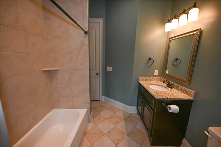 2283 East Lake Boulevard, Auburn, Alabama 36830