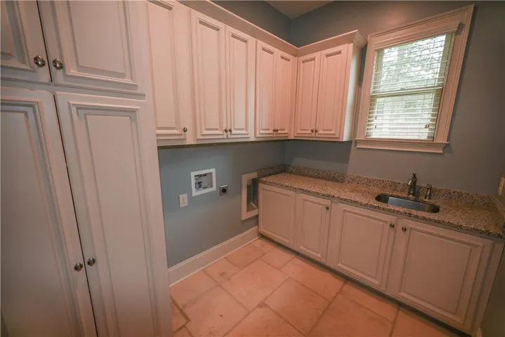 2283 East Lake Boulevard, Auburn, Alabama 36830
