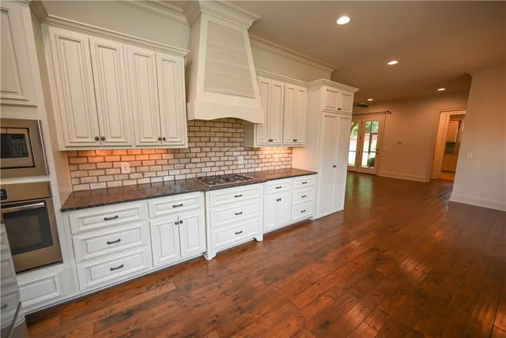 2283 East Lake Boulevard, Auburn, Alabama 36830