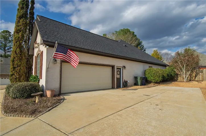 1678 Sutherland Lane, Auburn, Alabama 36830