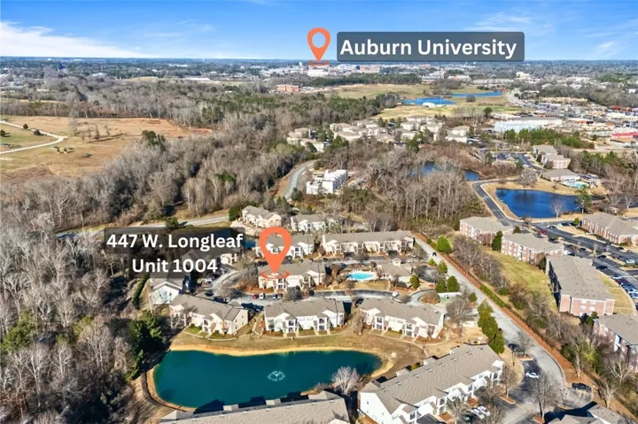 2 miles to Jordan Hare Stadium, 3 miles to Toomer's Corner, 2.5 miles to Vet School