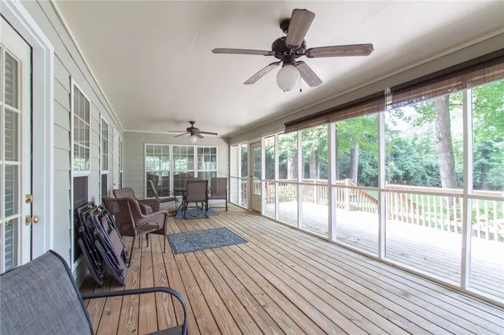 Screened-in Porch
