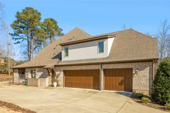 1821 Altamont Court, Auburn, Alabama 36830