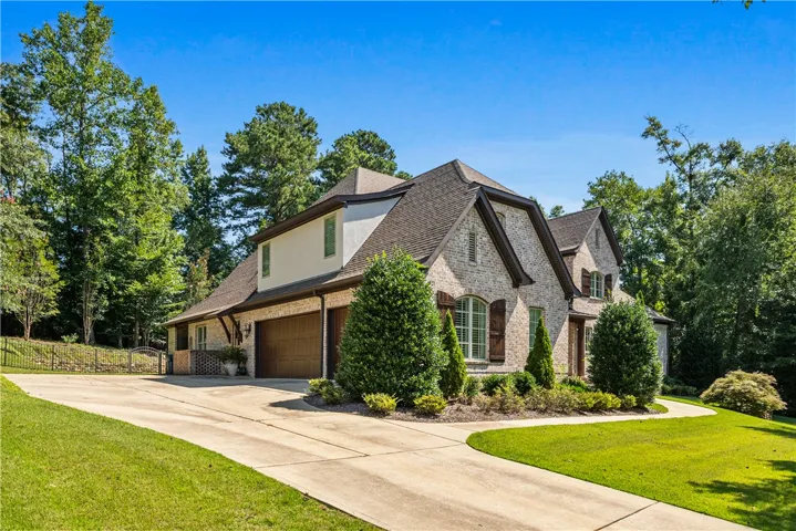 1821 Altamont Court, Auburn, Alabama 36830