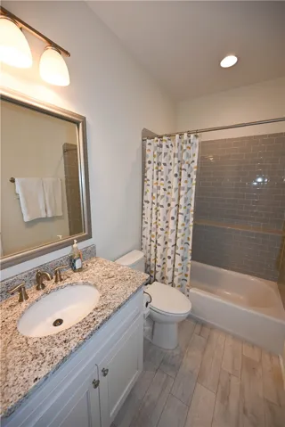 Bathroom 4 upstairs.