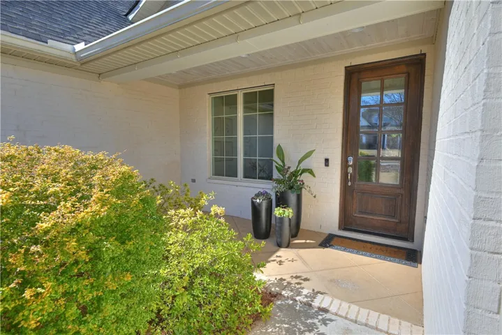 Welcoming covered front porch.