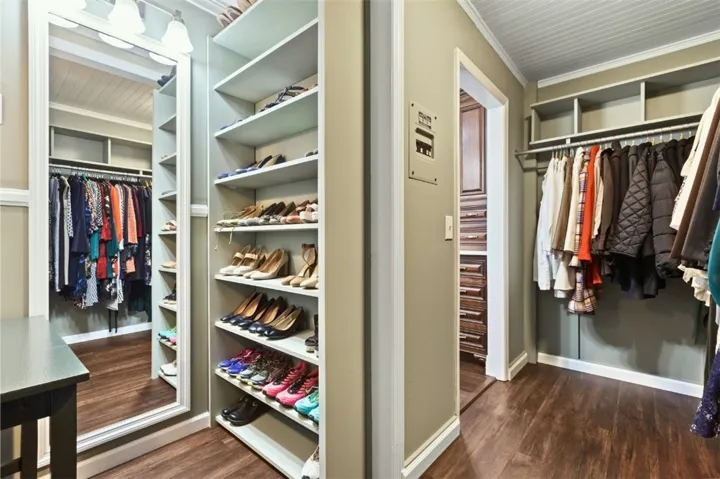 closet 3 of 3-dressing room