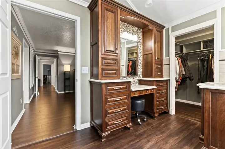 custom knee-under vanity
