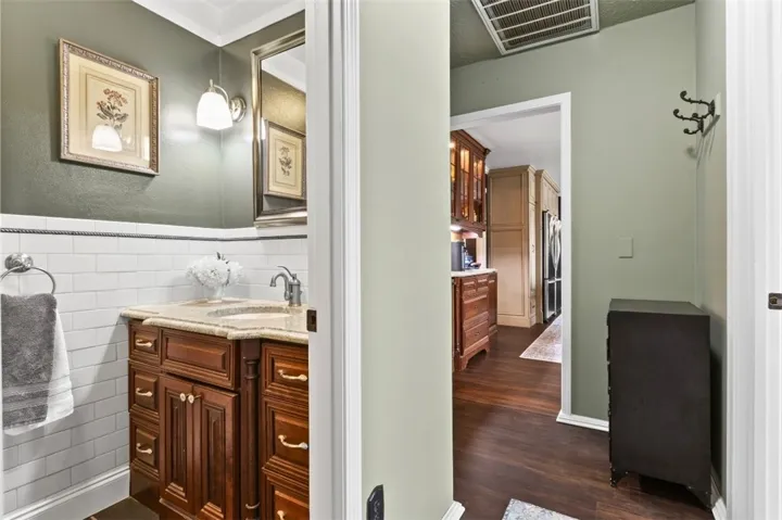 powder room