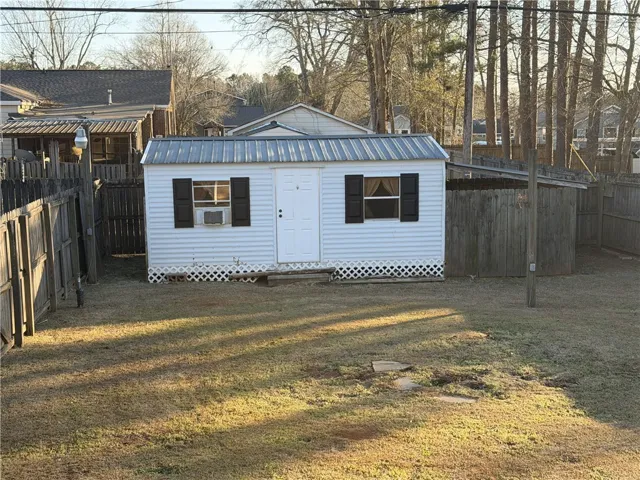 Utility Building/Lean To