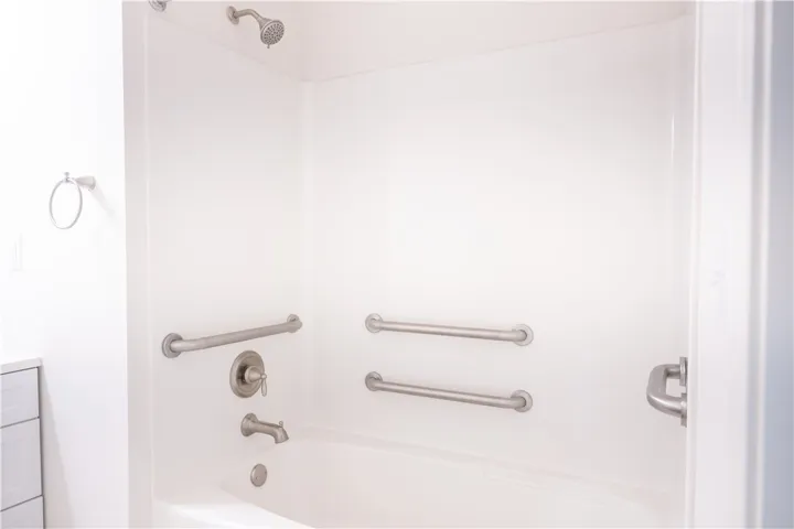 Ensuite bathroom #1
