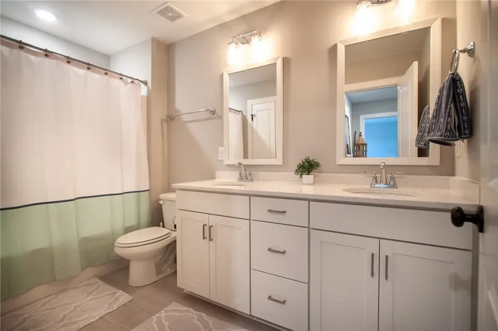 Bathroom 3 with Double Sinks