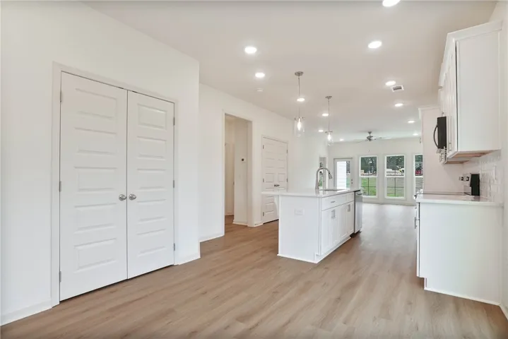 EXAMPLE PHOTOS of completed Hayden Floor plan