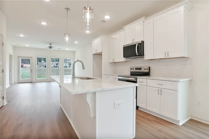 EXAMPLE PHOTOS of completed Hayden Floor plan