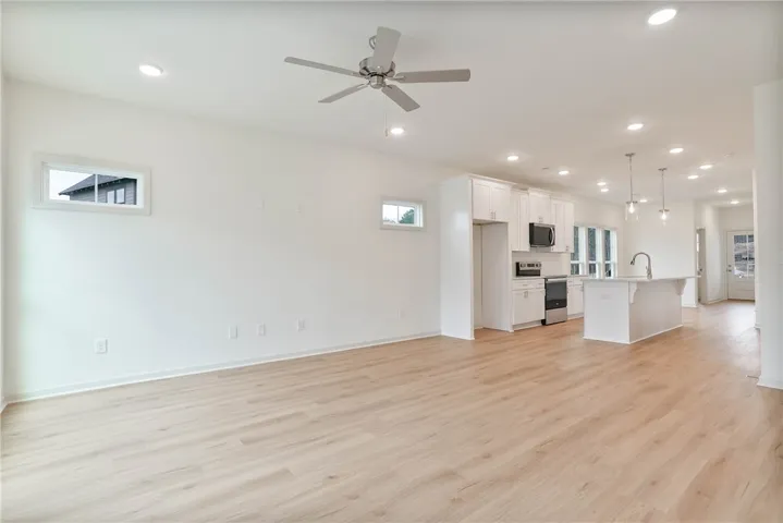 EXAMPLE PHOTOS of completed Hayden Floor plan