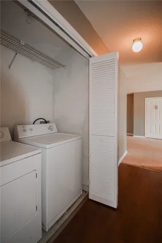 W/D in each unit
*interior photos of vacant unit A