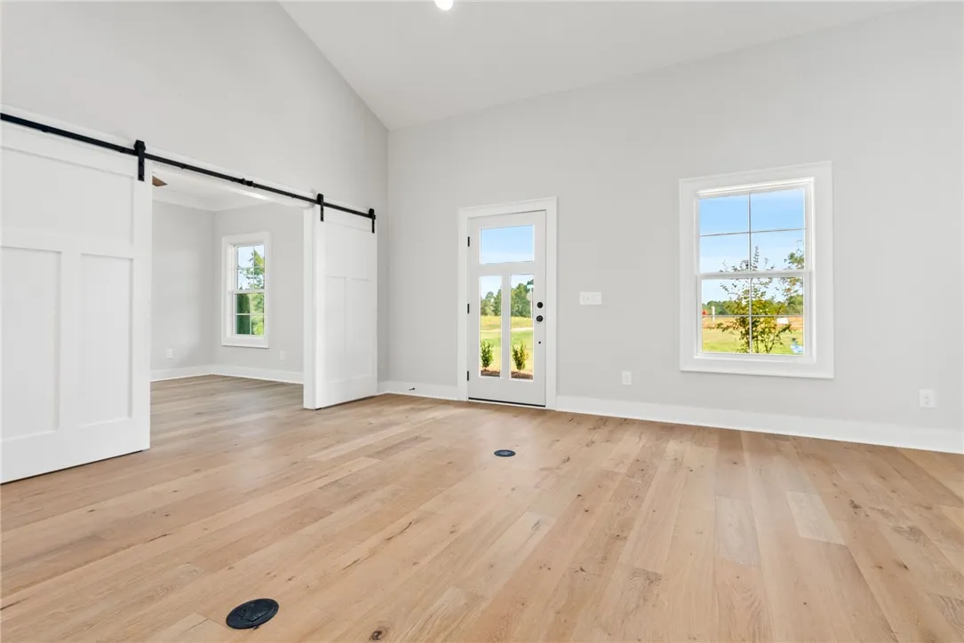 Living/Entryway