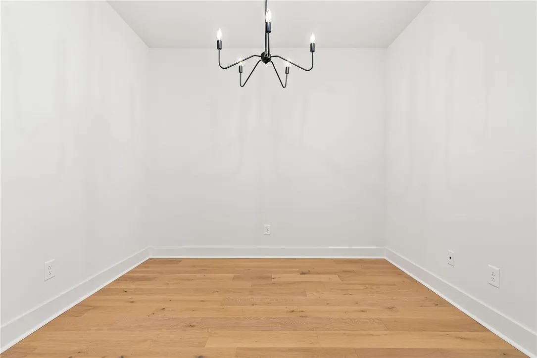 BONUS Room/Dining Room