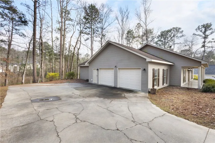 HUGE garage approx 596sf which includes space for cars and a storage room