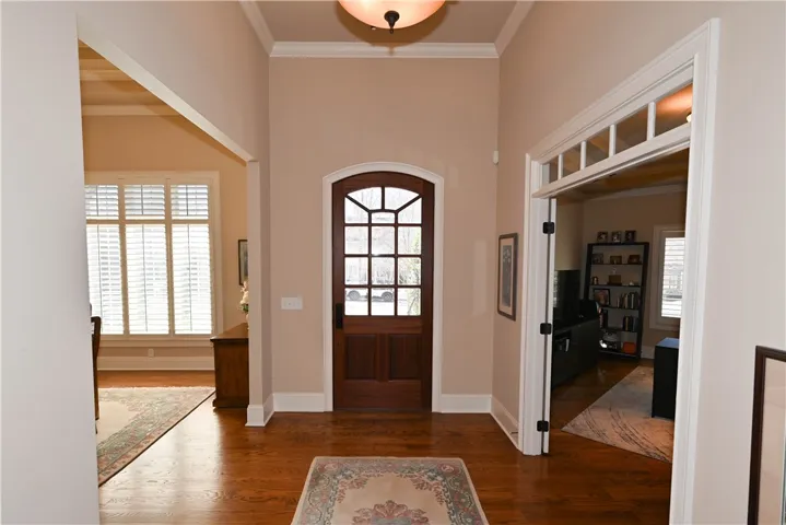 Open entrance foyer.