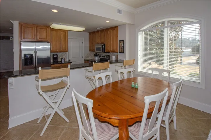 Kitchen and Breakfast Area